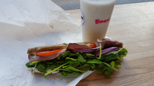 ffood sandwich og shake