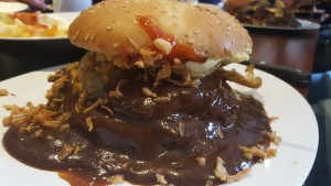 Grill 83 bøfsandwich close up